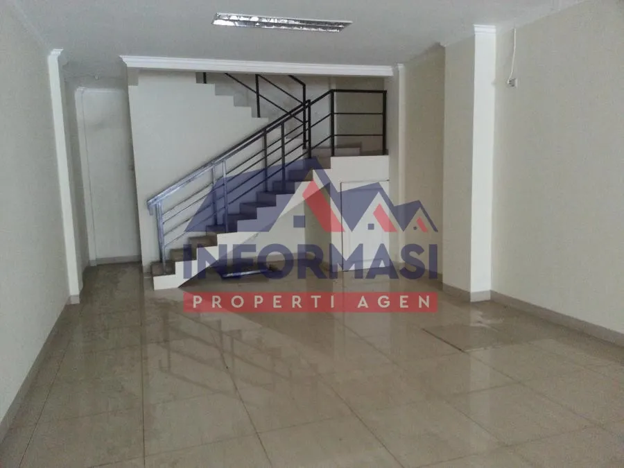 Ruko di Meruya Plaza, Jakbar. Lokasi bagus