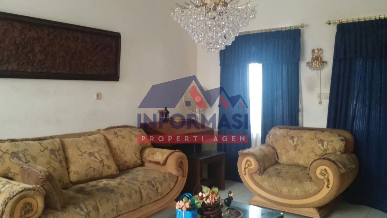 Rumah 2 lantai lokasi sekitar Petojo Sabangan