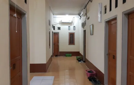 Usaha Kost strategis 51 kamar dekat Binus Universitas