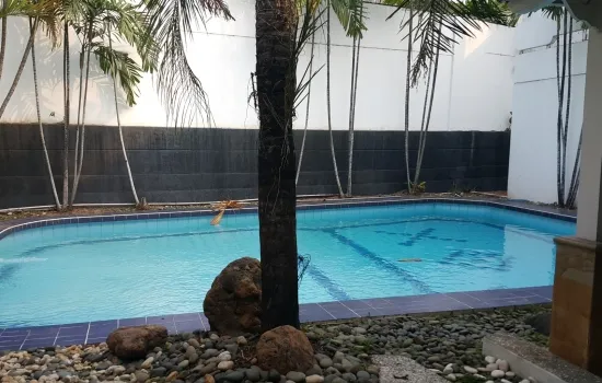 Simpruk golf , semi furnished, swimming pool