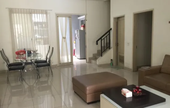 Rumah Minimalis Green Mansion