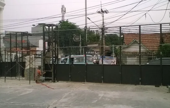 Gedung + Gudang daerah kebayoran lama, jaksel