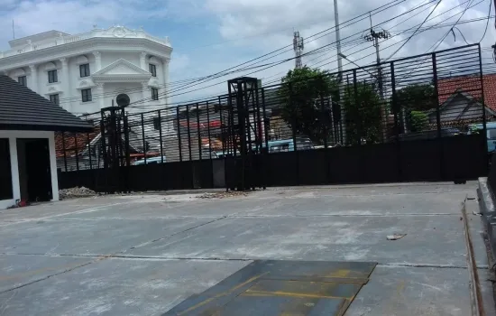 Gedung + Gudang daerah kebayoran lama, jaksel