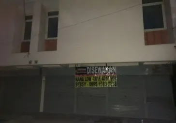 Siap huni Lokasi strategis depan pasar sudah ramai