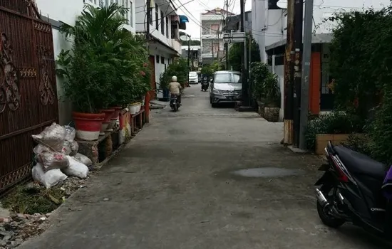 jl batu tulis 8 pecenongan jakpus lt 102m2 / lb 170m2, 2 lt