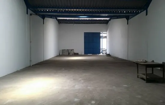 2 unit gudang daanmogot km 19 , dekat pabrik kertas pelita