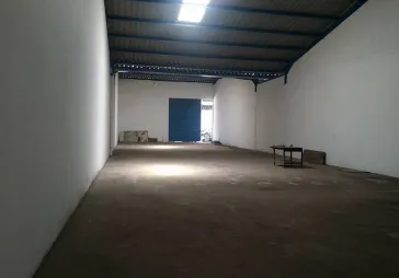 2 unit gudang daanmogot km 19 , dekat pabrik kertas pelita