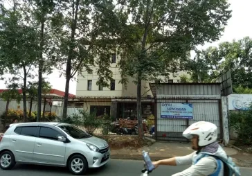 Gedung kantor 3lt Cileduk tangerang
