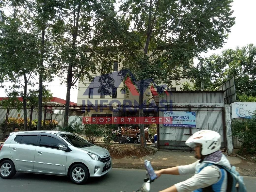 Gedung kantor 3lt Cileduk tangerang