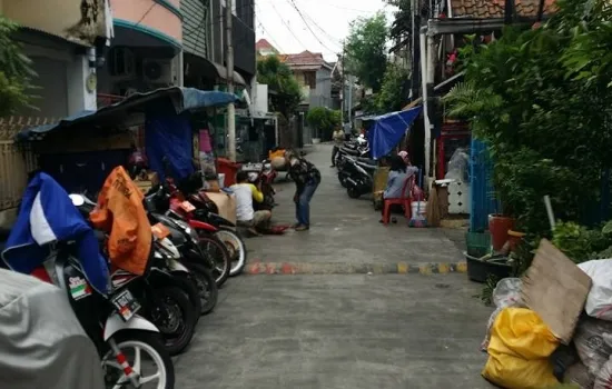 jl batu tulis 8 pecenongan jakpus lt 102m2 / lb 170m2, 2 lt