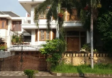 Dekat rumah sakit .sekolah springhild.pasar.jln utama lebar