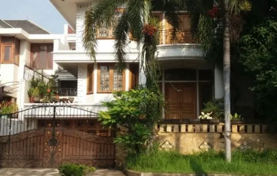 Dekat rumah sakit .sekolah springhild.pasar.jln utama lebar