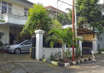 Rumah exclusive bojonegoro menteng