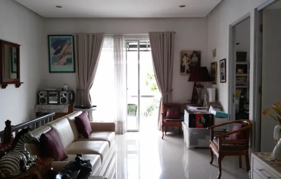 Rumah bagus siap huni, lokasi strategis Jakarta Selatan