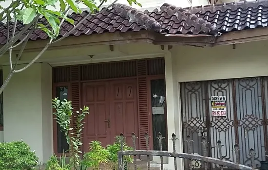 Rumah Cendana Golf semi furnish, 2 lantai