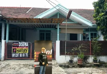 TAMAN SEMANAN perumahan , depan gedung OT uk 8x18 , 1.5 lt