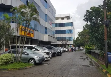 Kompleks Kedoya Elok Plaza huk  lebar 14 m hadap jalan raya