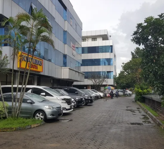 Kompleks Kedoya Elok Plaza huk  lebar 14 m hadap jalan raya
