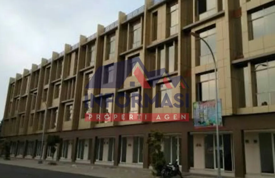 Lokasi bagus,ruko gandeng.hadap jalan raya