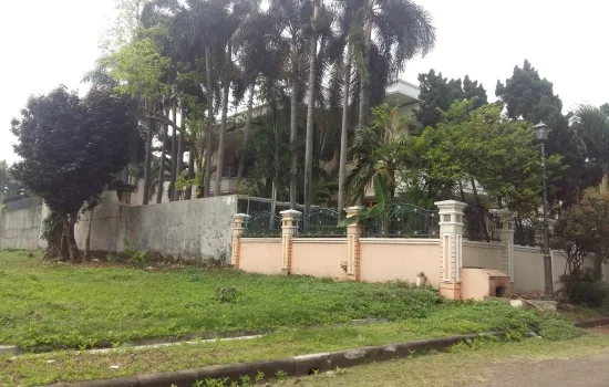 Rumah Classic besar 2lt 5KT konstruksi kokoh