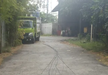 Gudang hoki no 18, bentuk tanah ngantong, dekat akses Tol