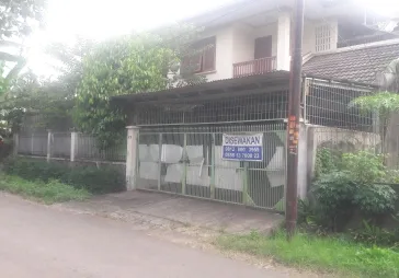 Rumah LT 354 m2 LB 450 m2 2 lantai .Hrs renovasi  tenang