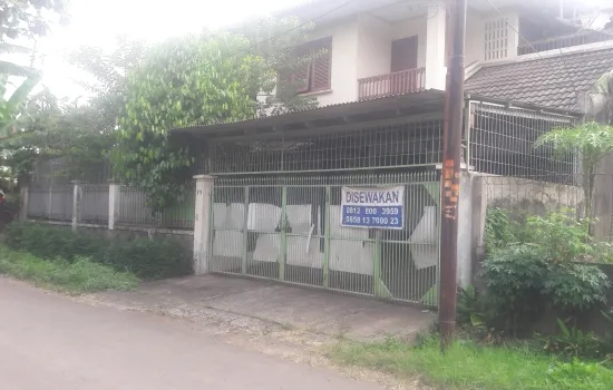 Rumah LT 354 m2 LB 450 m2 2 lantai .Hrs renovasi  tenang