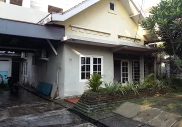 Rumah lama layak huni lokasi prime cbd jakarta barat
