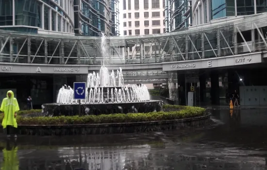 GEDUNG LANDMARK PLUIT   luas tanah  217  LB