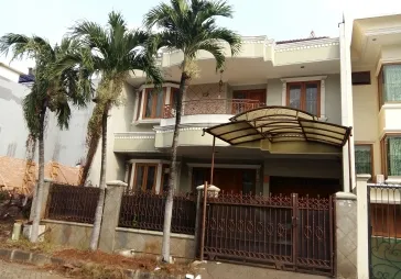 Rumah Classic full renovation 2lt rapi dan bagus