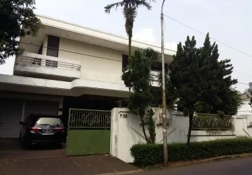 Rumah Classic besar 2lt 5KT konstruksi kokoh