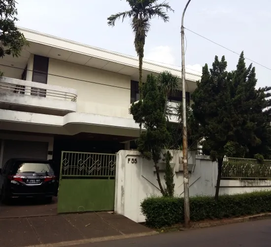 Rumah Classic besar 2lt 5KT konstruksi kokoh
