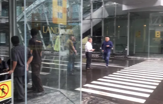 GEDUNG LANDMARK PLUIT   luas tanah  217  LB