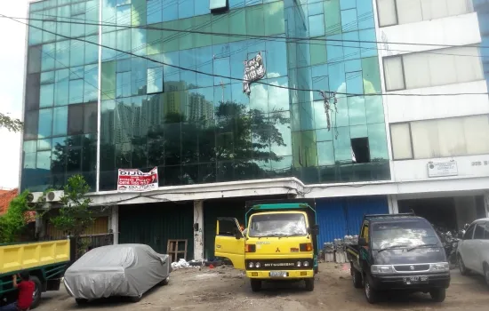 Ruko 6 x 20 m2  3 lt  lingkar luar barat  jakarta barat