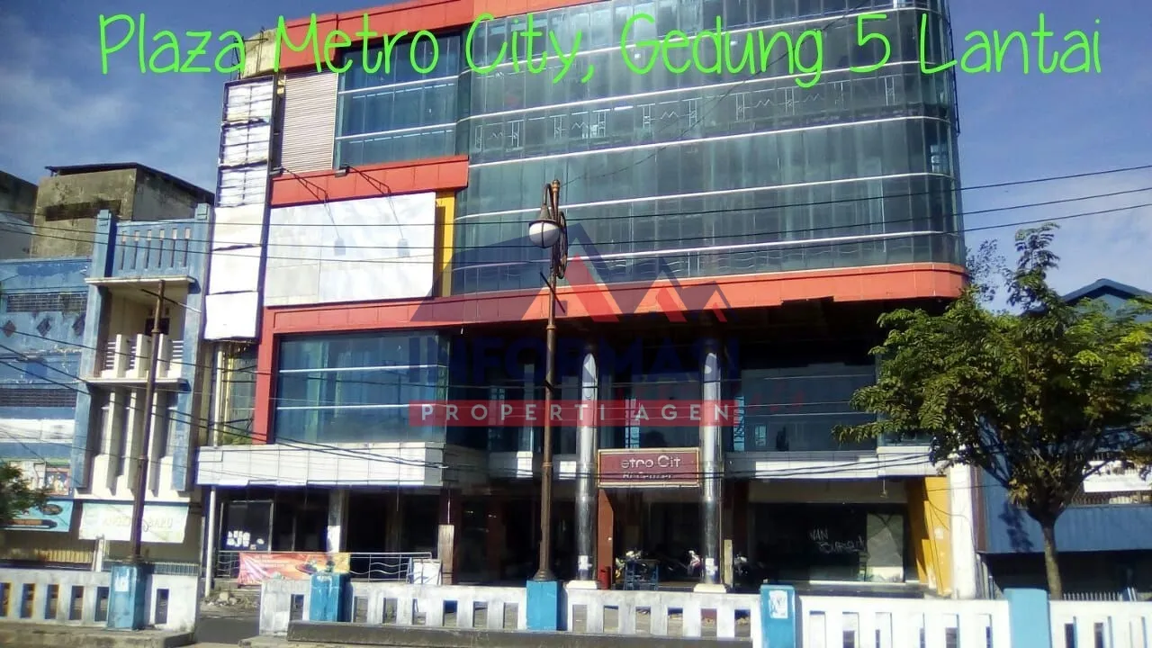 Plaza metro city