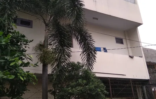 Gedung komersil tanah luas palmerah raya