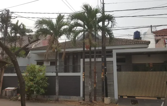 Rumah bagus siap huni. Kt.3 km.2 semi furnish