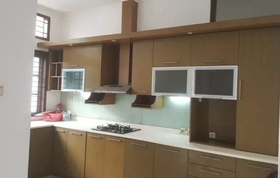Rumah bagus siap huni. Kt.3 km.2 semi furnish