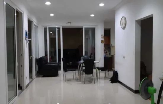 Rumah bagus untuk keluarga bahagia.Taman Villa Meruya ,lokas