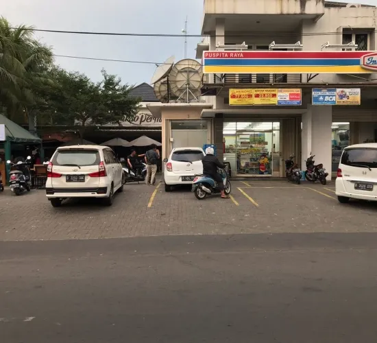 Ruko lantai 2 ada penyekat ruangan, Siap huni utk ktr