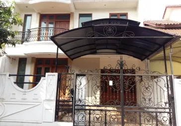 Rumah Cantik lokasi premium aman tenang dan nyaman bens banj