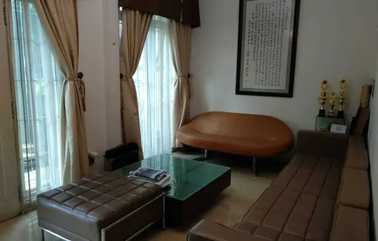 Rumah bagus untuk keluarga bahagia.Taman Villa Meruya ,lokas