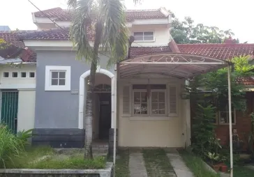 Hunian nyaman dan asri, Sentul, 2 lantai, 7x20, KT 3 1, KM 2