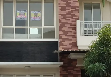 rumah baru sudah renove siap huni