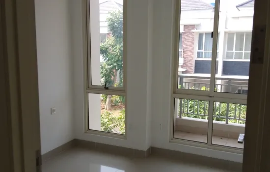 rumah baru sudah renove siap huni