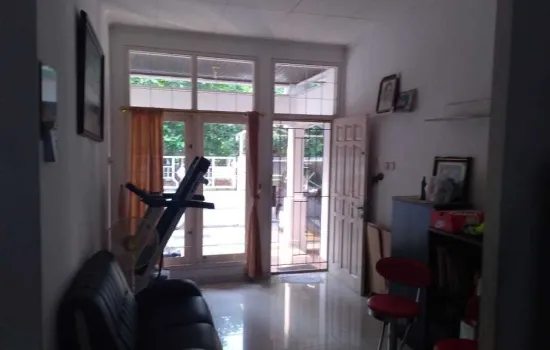 Rumah 1 lantai , 4 kamar tidur, 3 kamar mandi