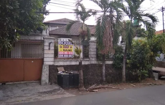 Rumah siap huni ,1,5 lantai , 4kT , 3 Km