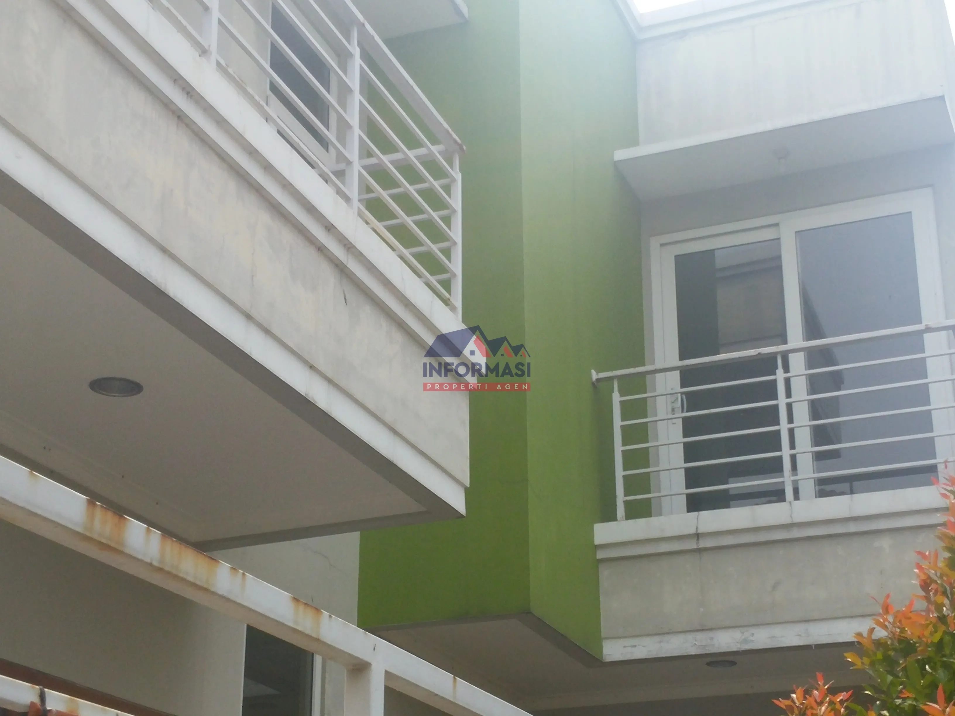 Rumah tenang Metro Permata (kuldesak). 2 Lt. 4 KT. 4 KM.