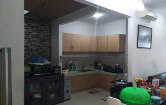 Rumah 1 lantai , 4 kamar tidur, 3 kamar mandi