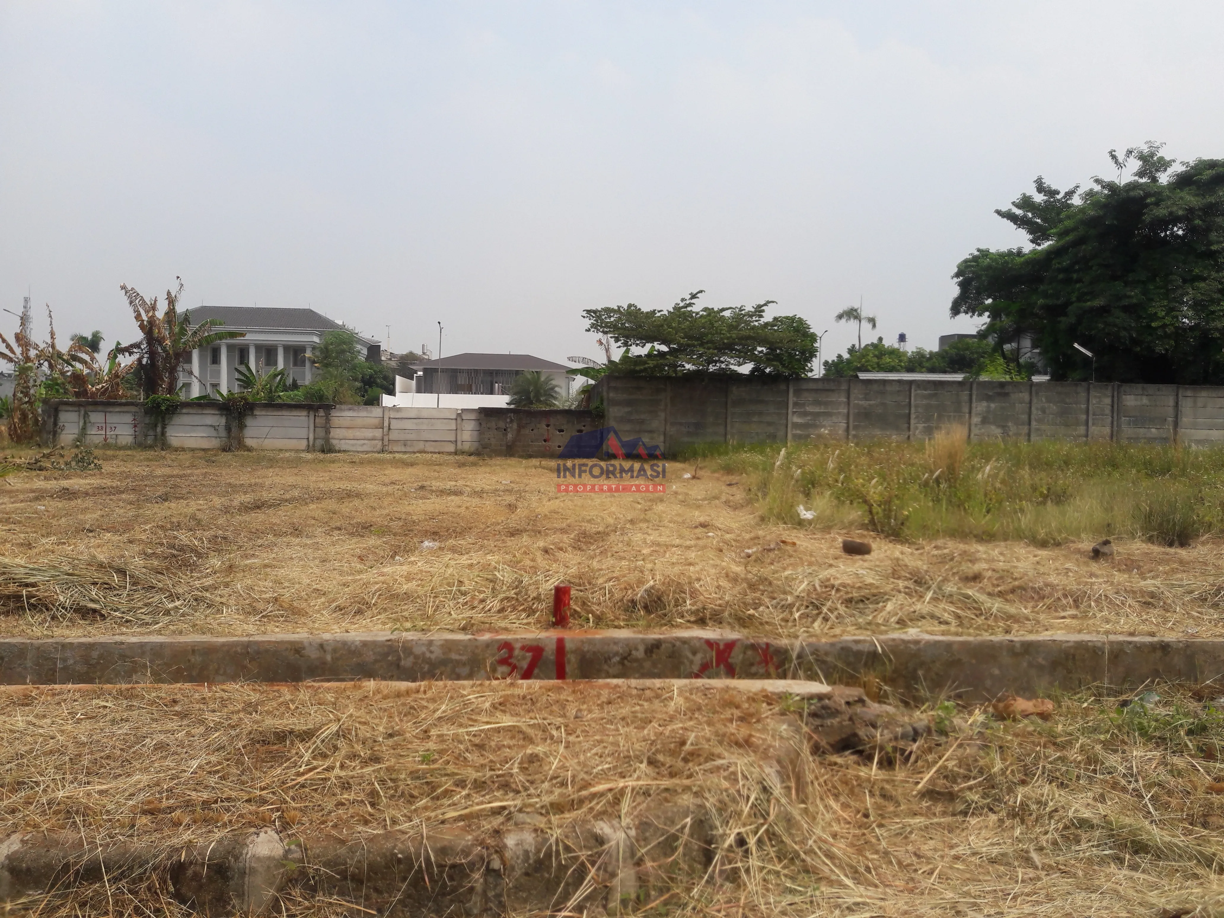 Kavling kebon jeruk intercon  15 x 30  hadap selatan